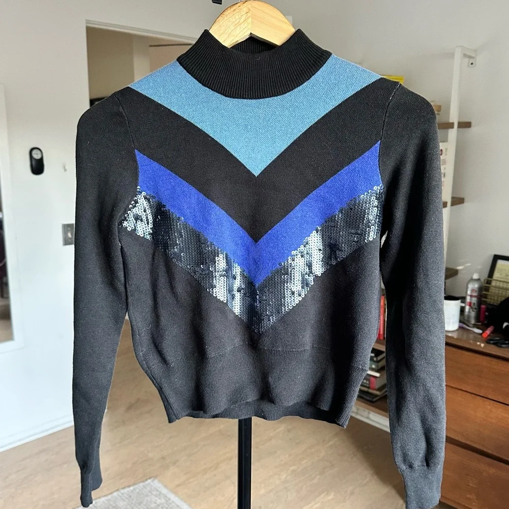 Urban Outfitters Black and Blue Chevron Sweater XS - Picture 1 of 4